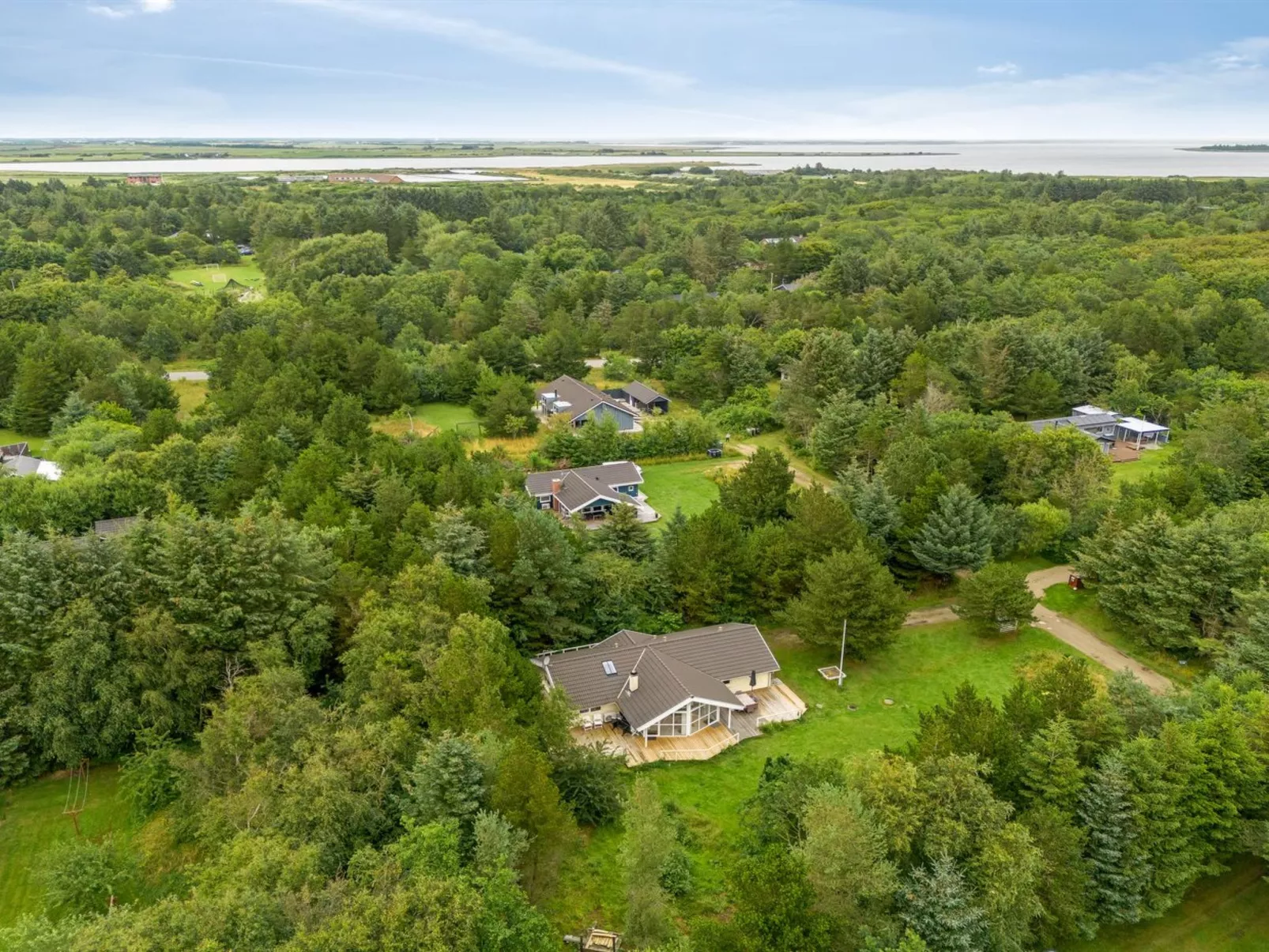 "Samine" - 2km from the sea-Outside