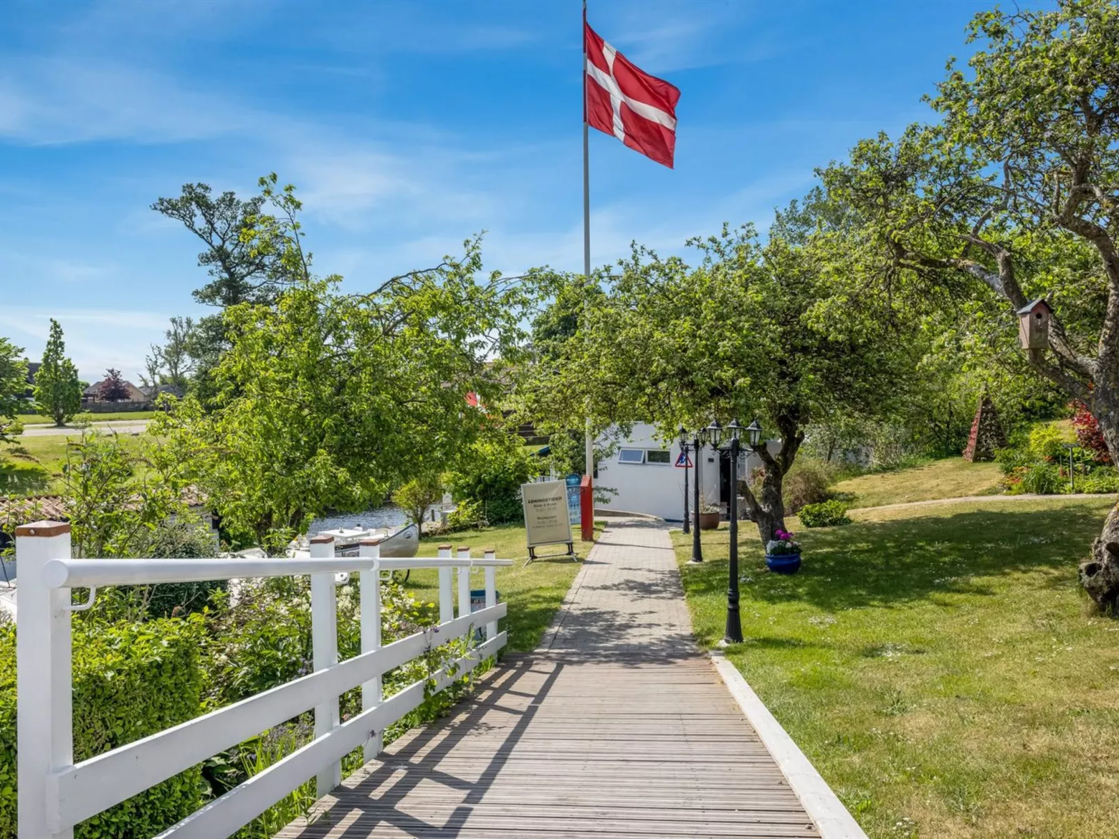 "Gilbert" - 500m from the sea-Drinnen