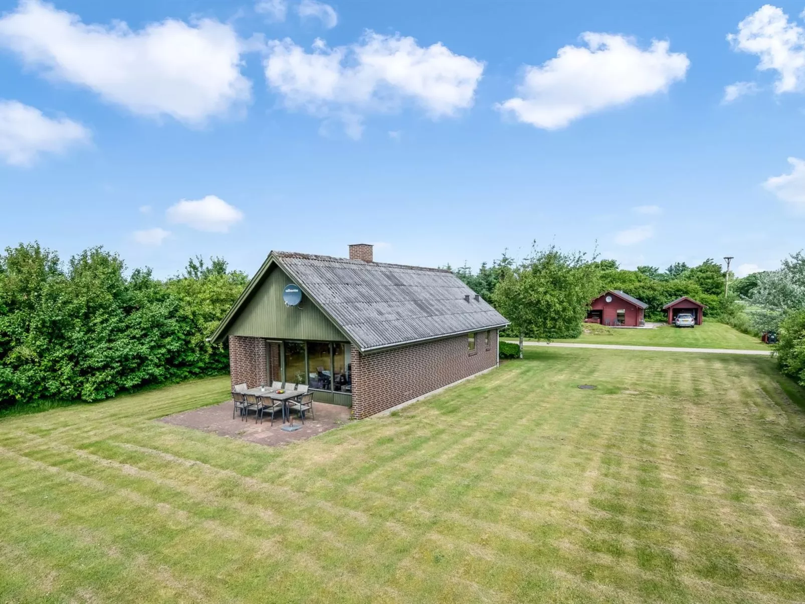 "Arlin" - 380m to the fjord-Outside