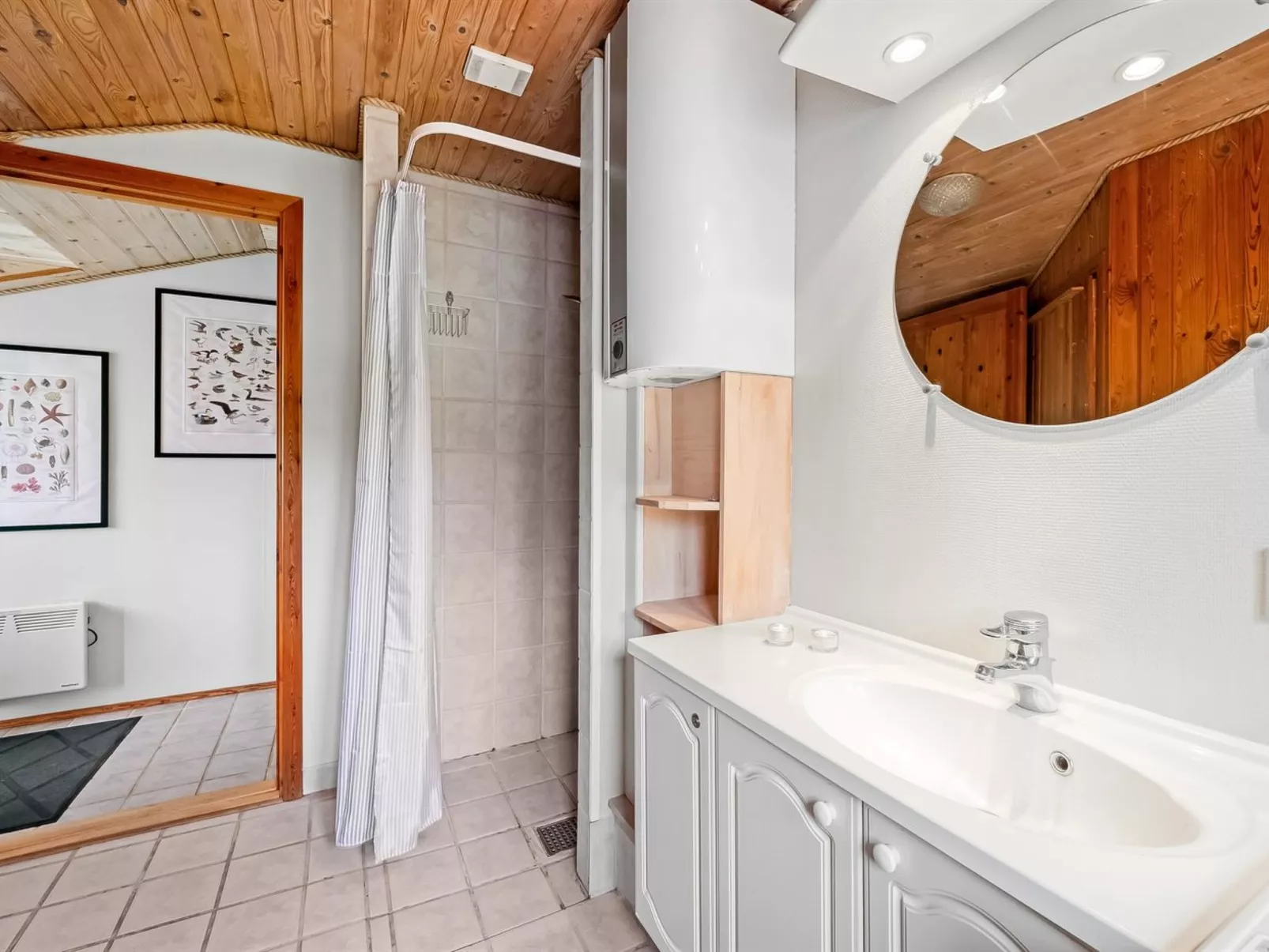 "Åsa" - 500m to the fjord-Dedans