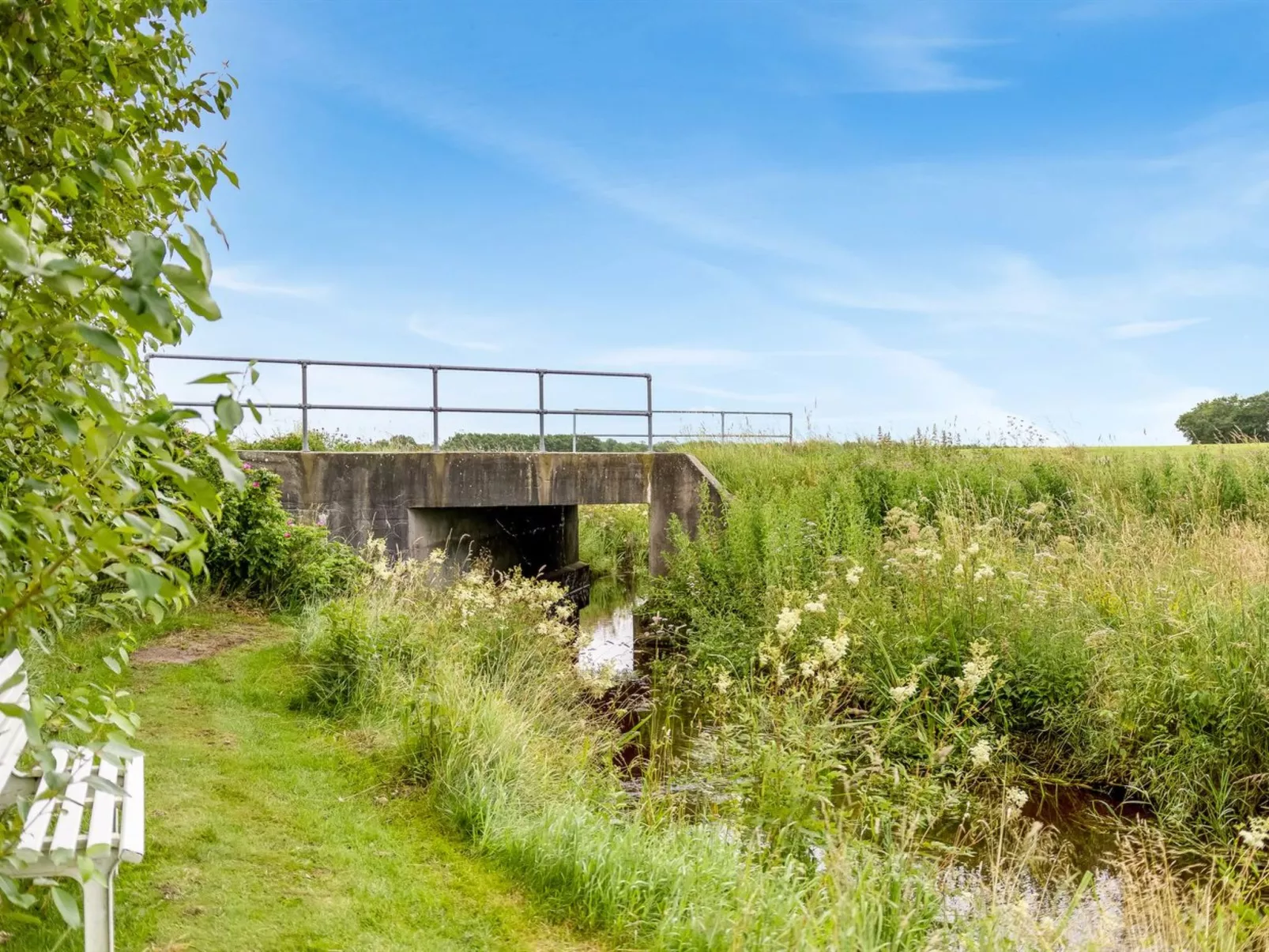 "Saran" - 30km from the sea-Dehors