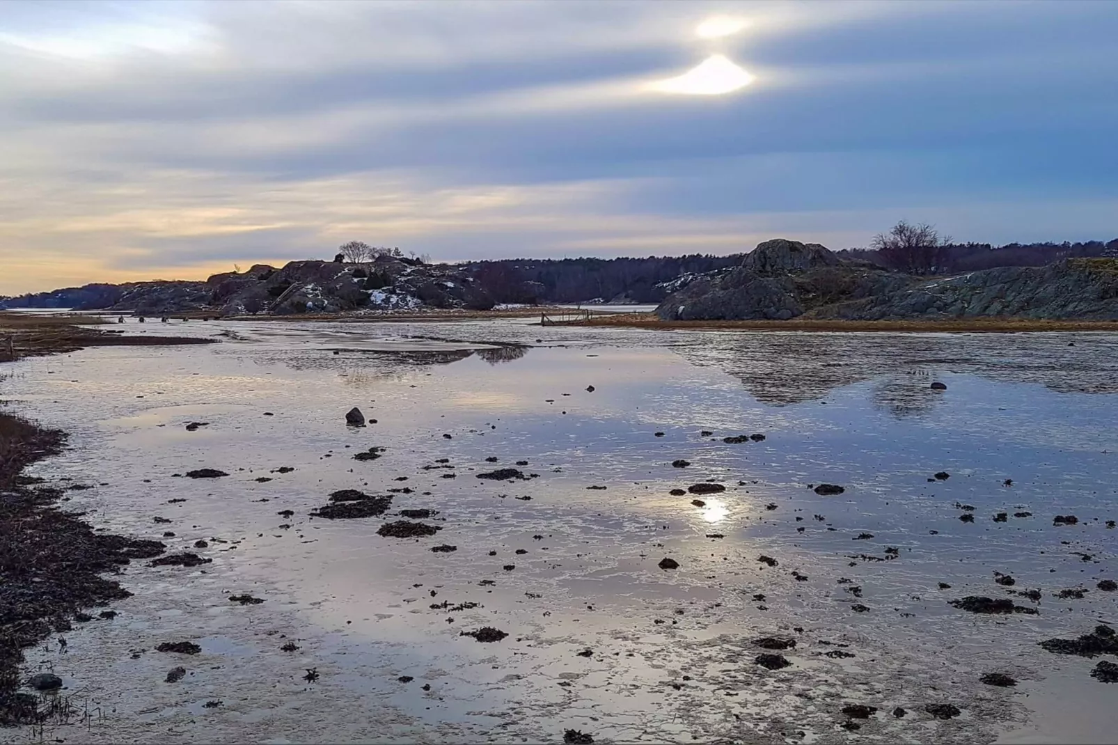 Seaside Charm in Flaton Retreat-By Traum-Water view