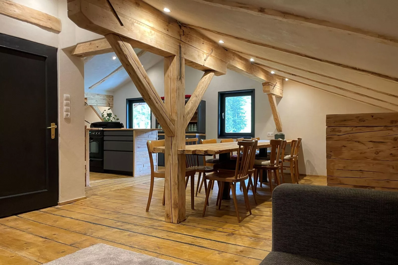 Backyard Mountain Hostel-Kitchen