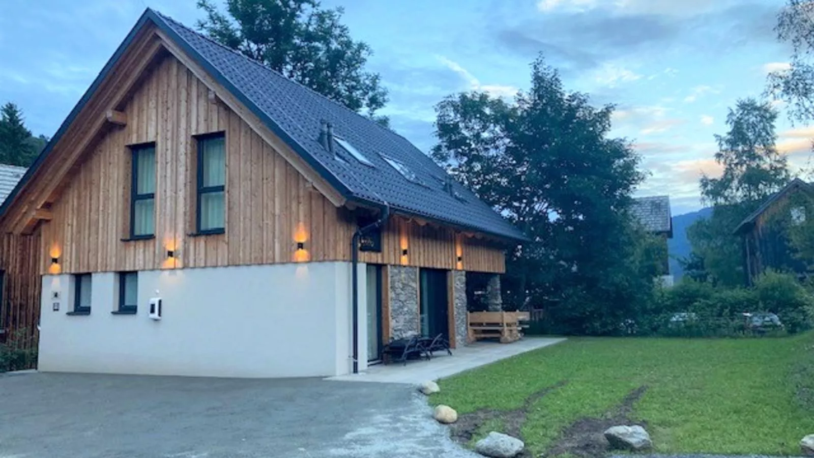 Mountain Chalet Luxx-Exterior winter