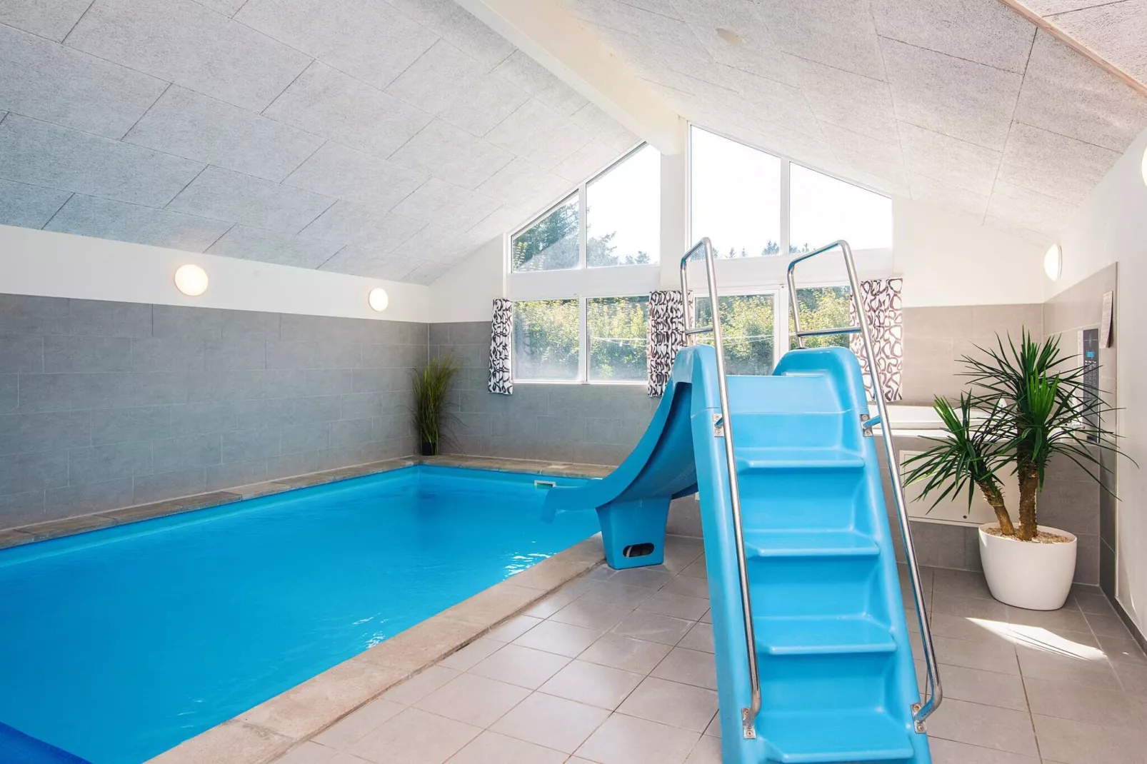 Luxury Pool Retreat in Blavand - By Traum Ferienwohnungen-Swimming pool