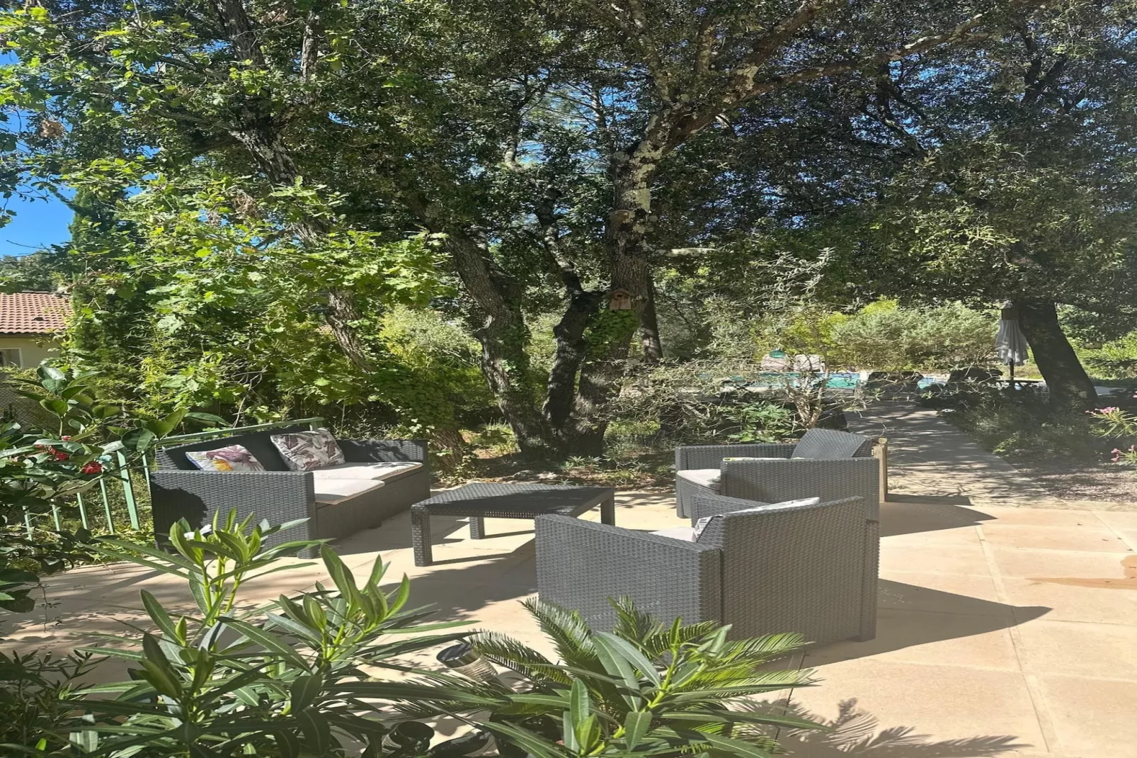 Les Lauriers-Roses-Terrace balcony