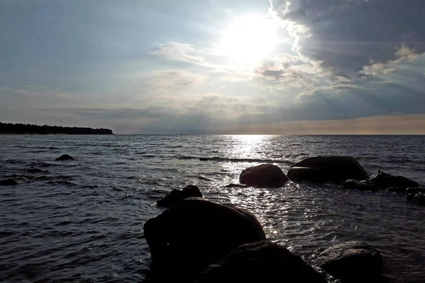 Cozy Cottage near Beach in Ahus-Water view