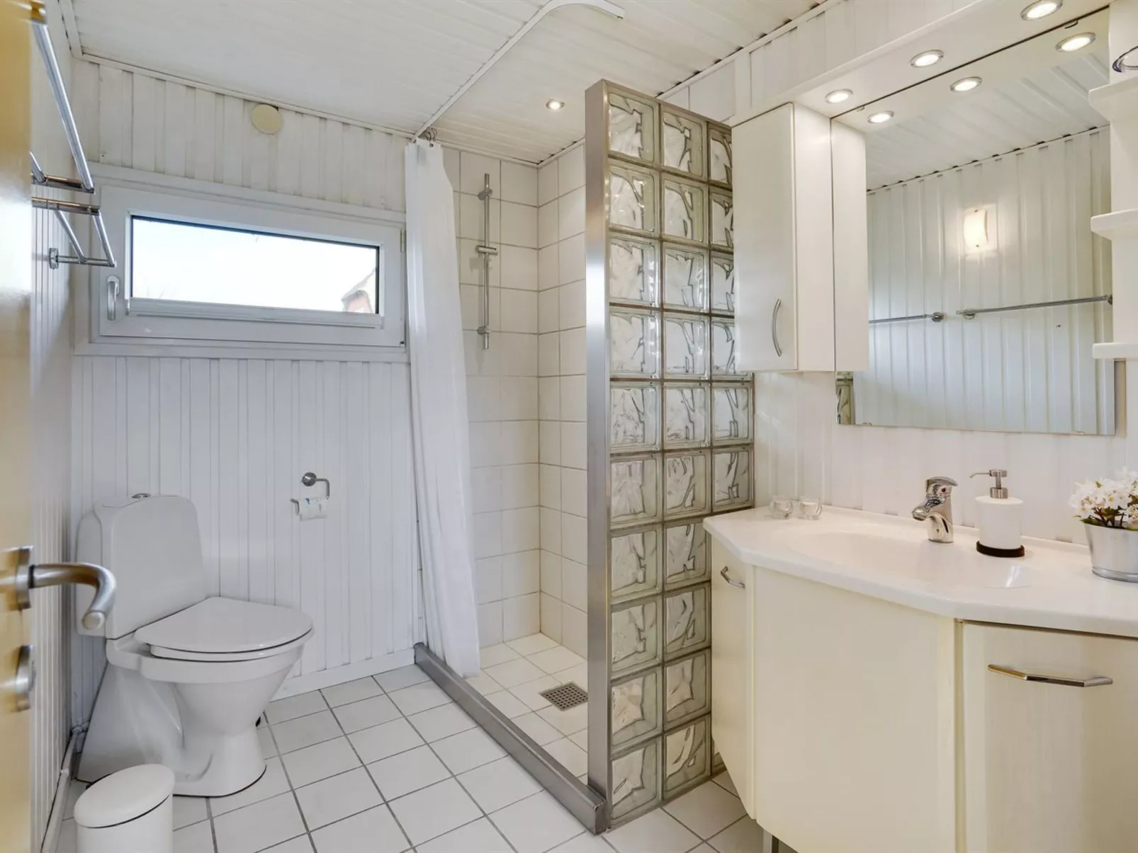 "Henric" - 100m from the sea-Inside