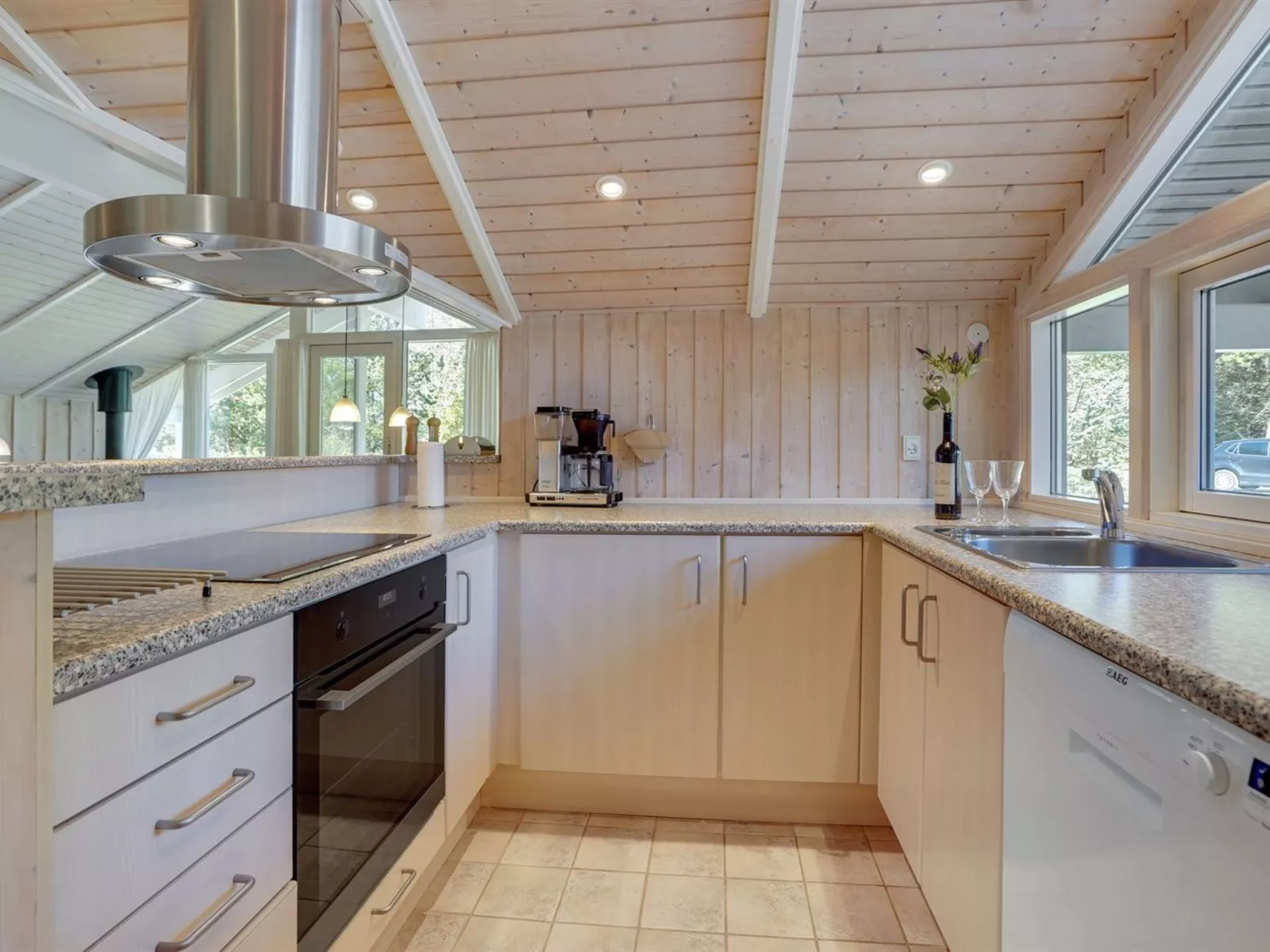 "Saana" - 700m from the sea-Drinnen