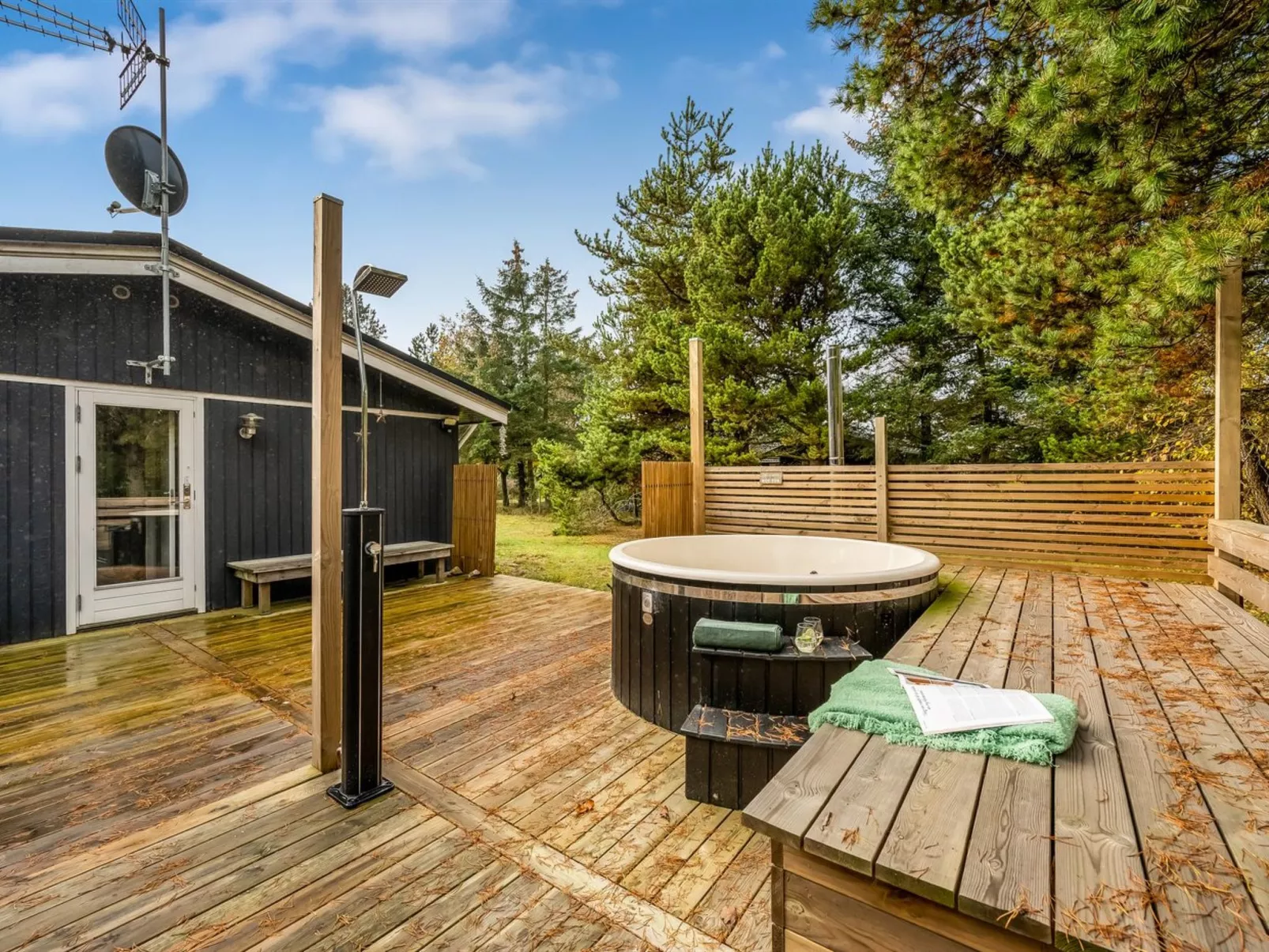 "Toimi" - 500m to the fjord-Inside