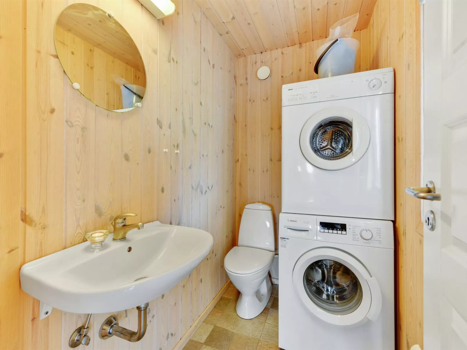 "Electra" - 500m to the fjord-Dedans