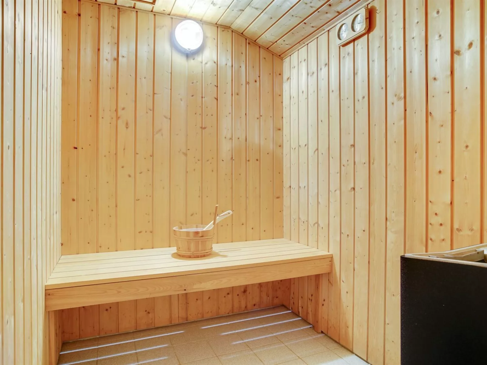 "Loreia" - 200m from the sea-Inside