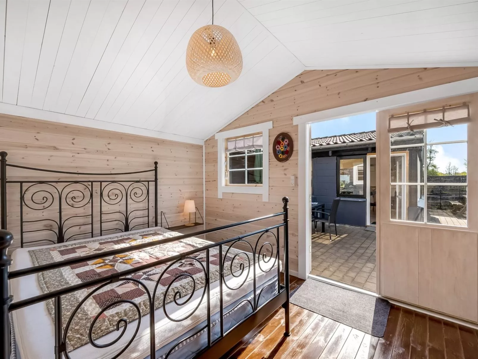 "Valdemar" - 350m to the fjord-Dedans