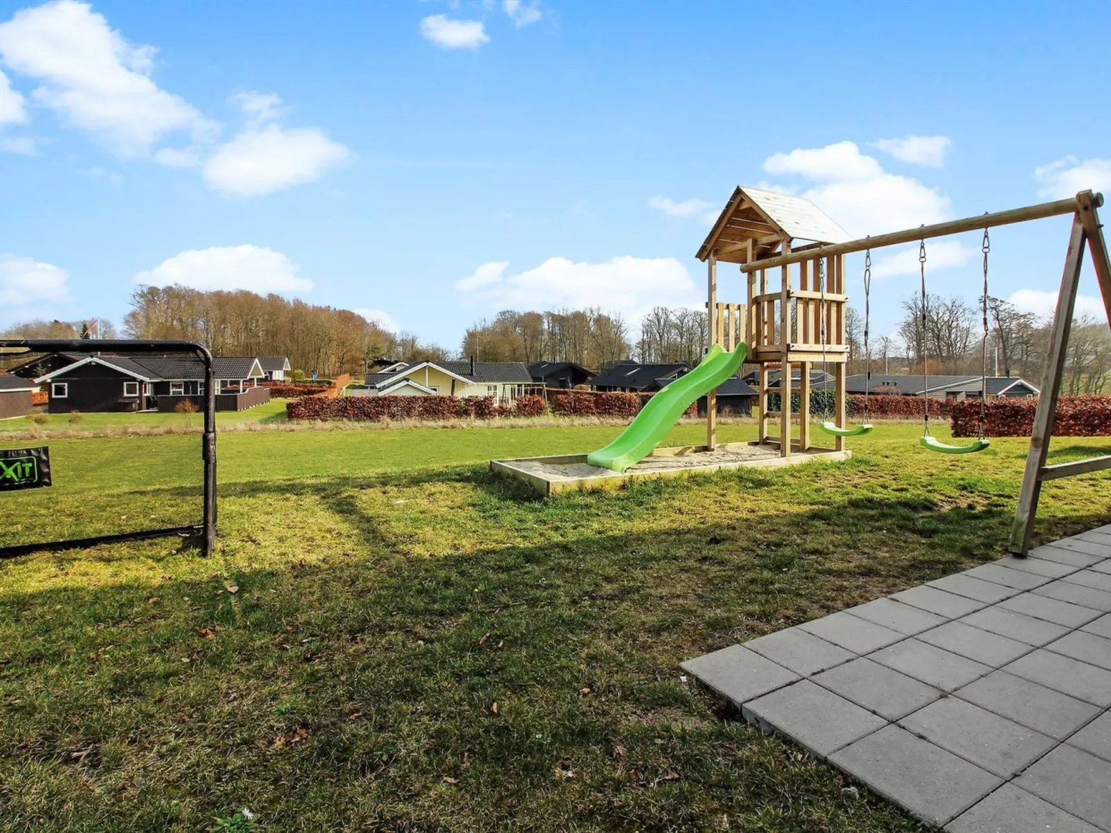 "Yakari" - 300m from the sea-Outside