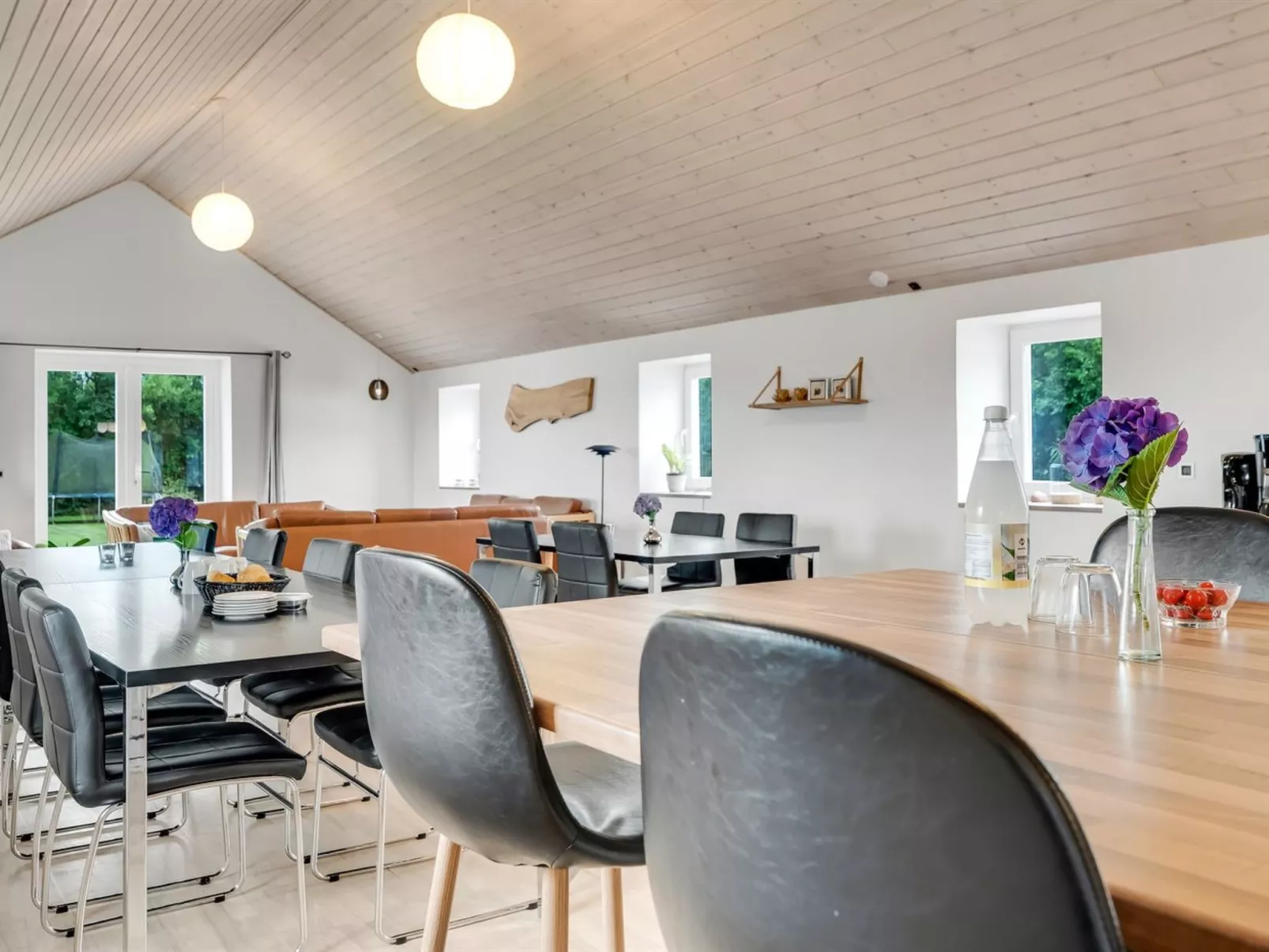 "Folkar" - 3km to the fjord-Inside