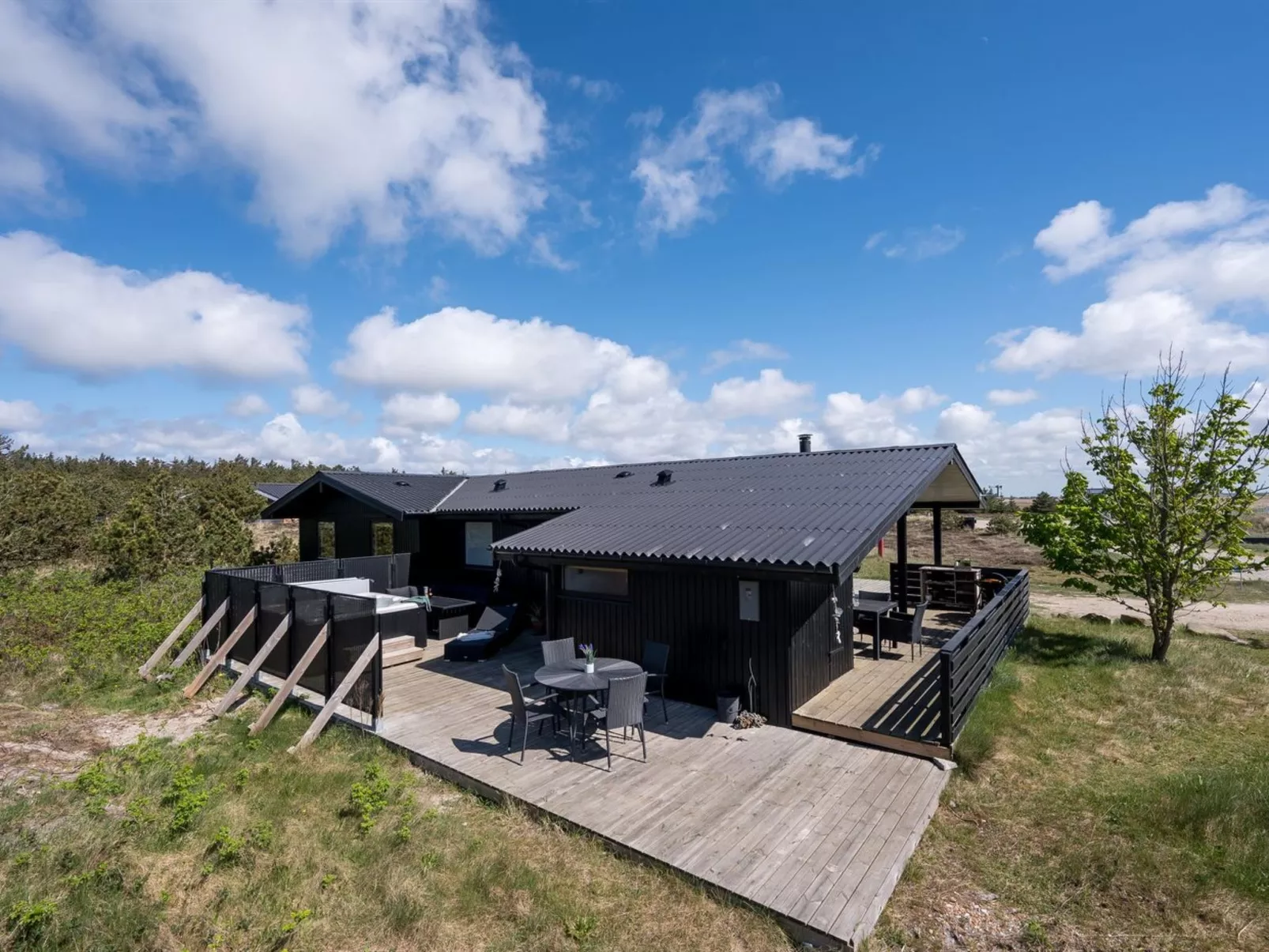 "Brunkil" - 500m from the sea-Outside