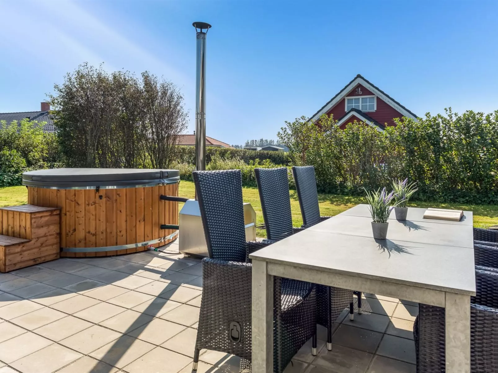 "Gudmundine" - 350m to the fjord-Outside