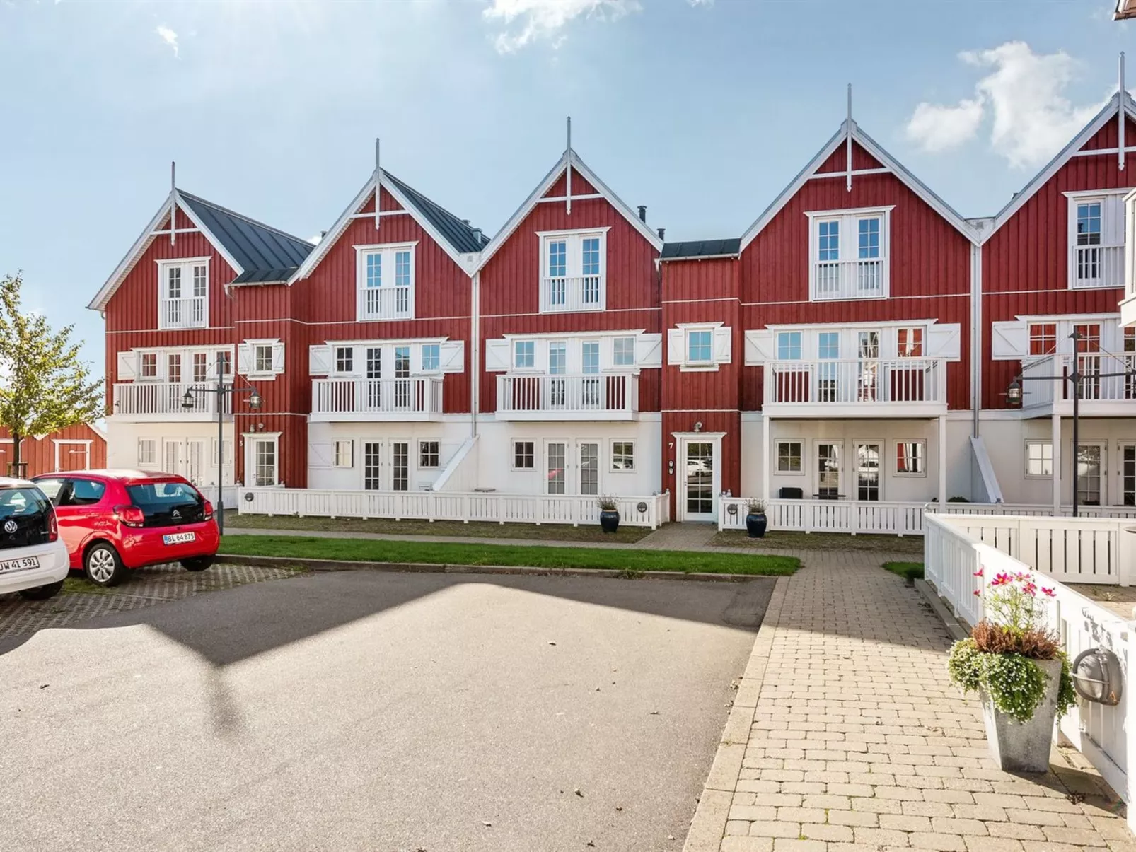 "Joar" - 5m to the fjord-Outside