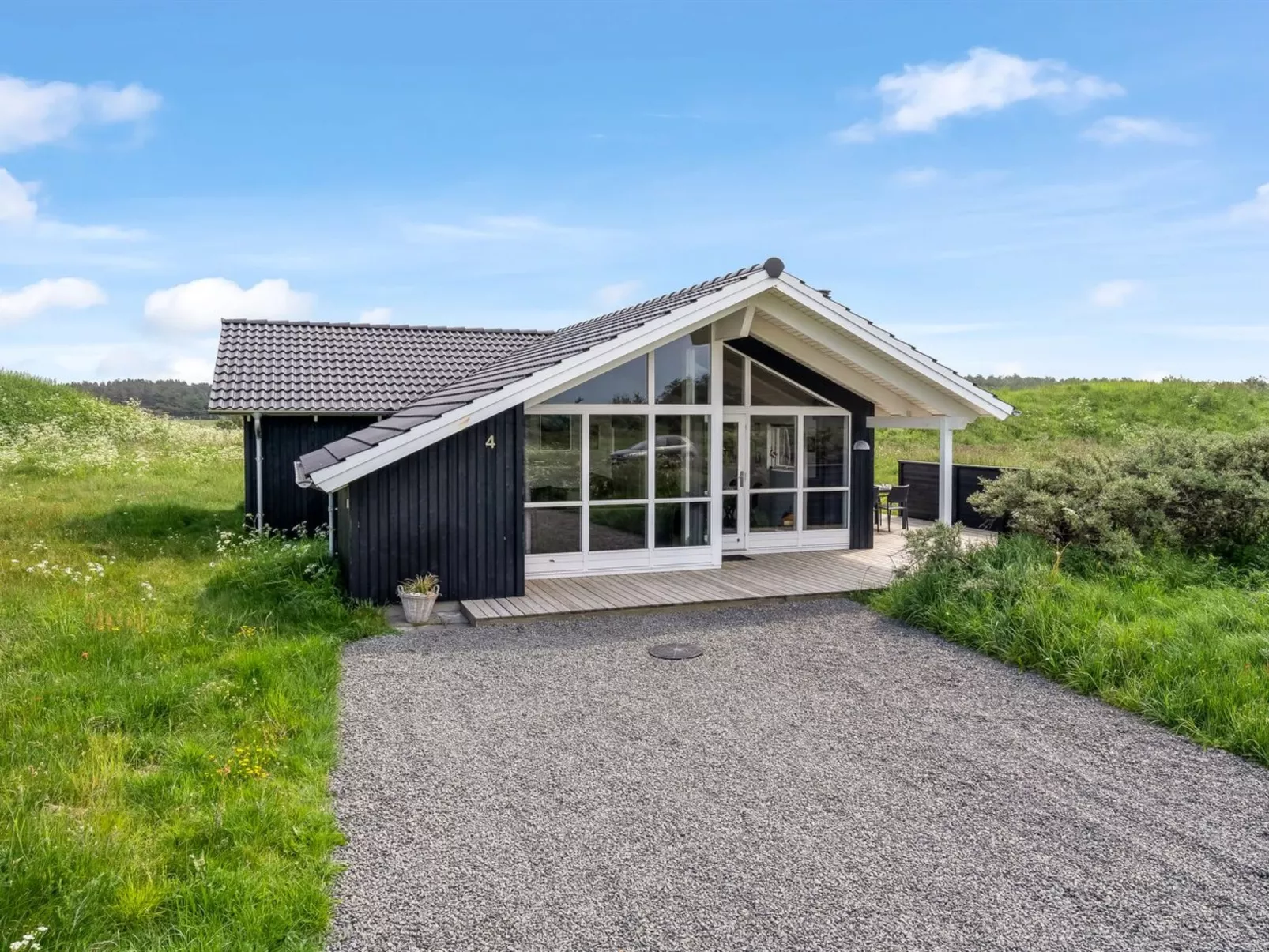 "Frejdis" - 1.1km from the sea-Outside