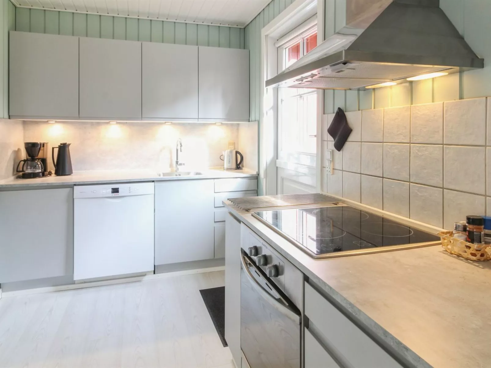 "Epiphania" - 900m from the sea-Inside