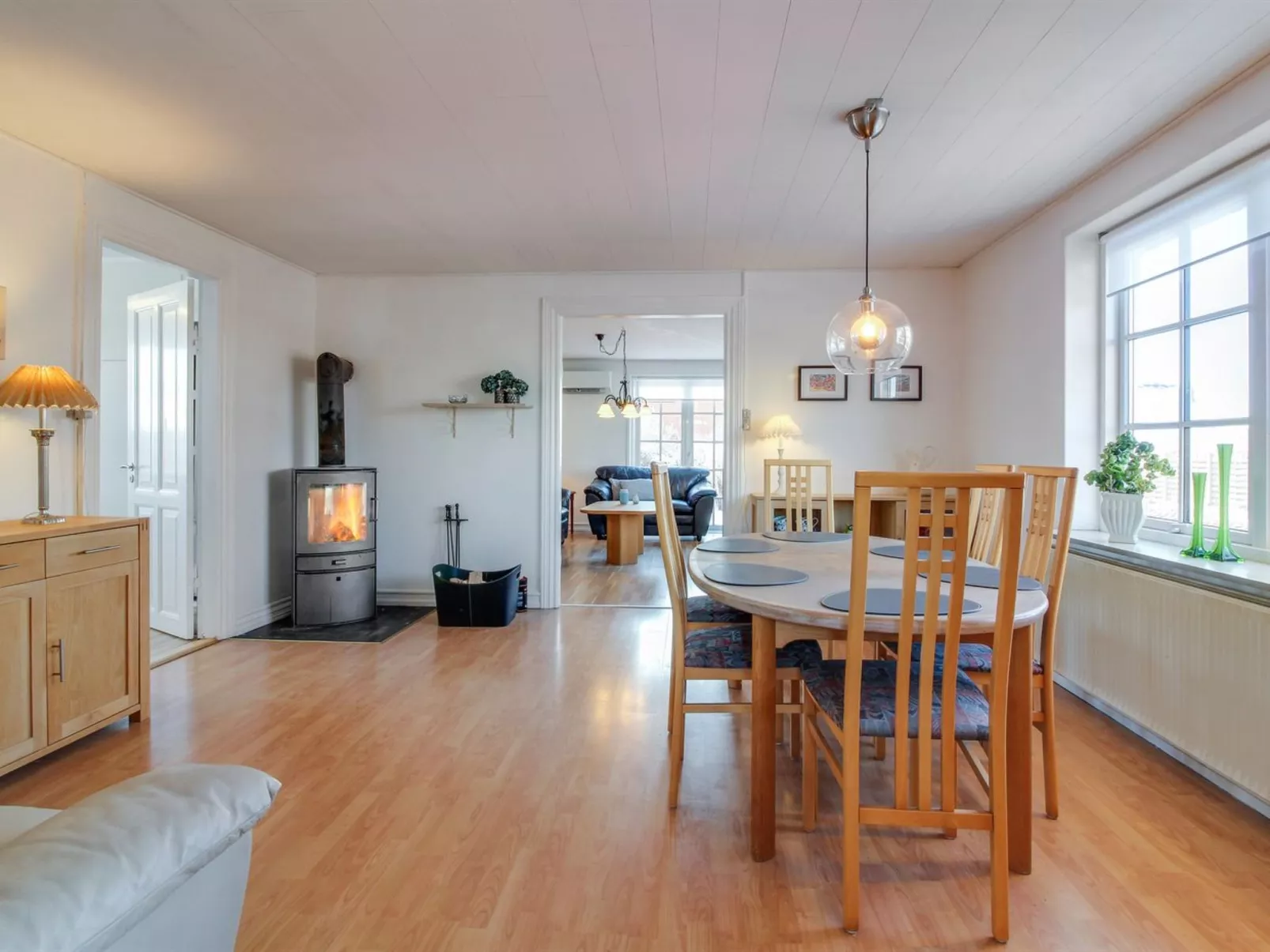 "Fraþulf" - 6km from the sea-Dedans