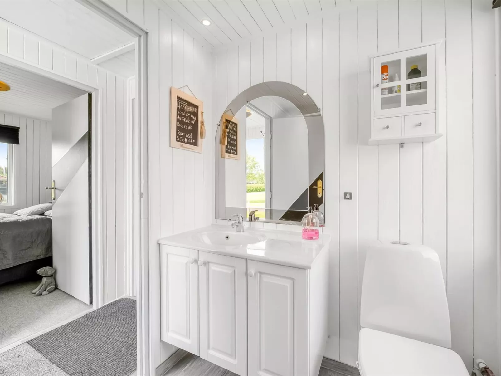 "Fritzie" - 600m to the fjord-Inside