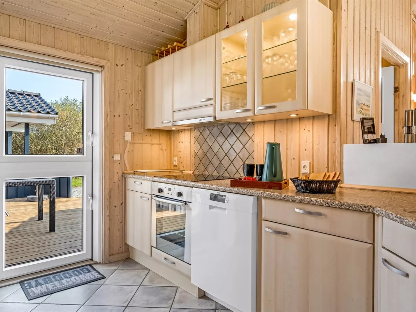 "Terho" - 1km from the sea-Drinnen