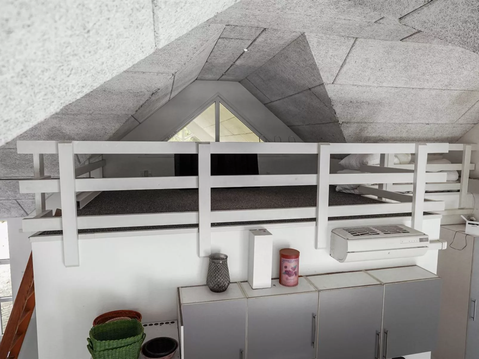 "Jenna" - 1.4km from the sea-Inside