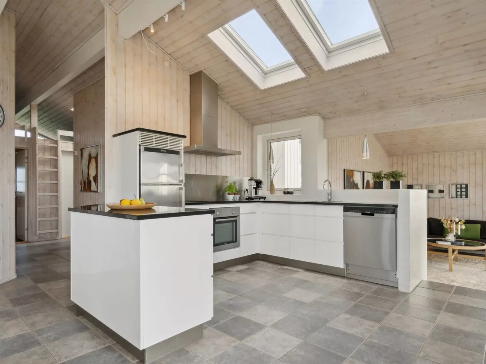 "Ohto" - 281m from the sea-Dedans