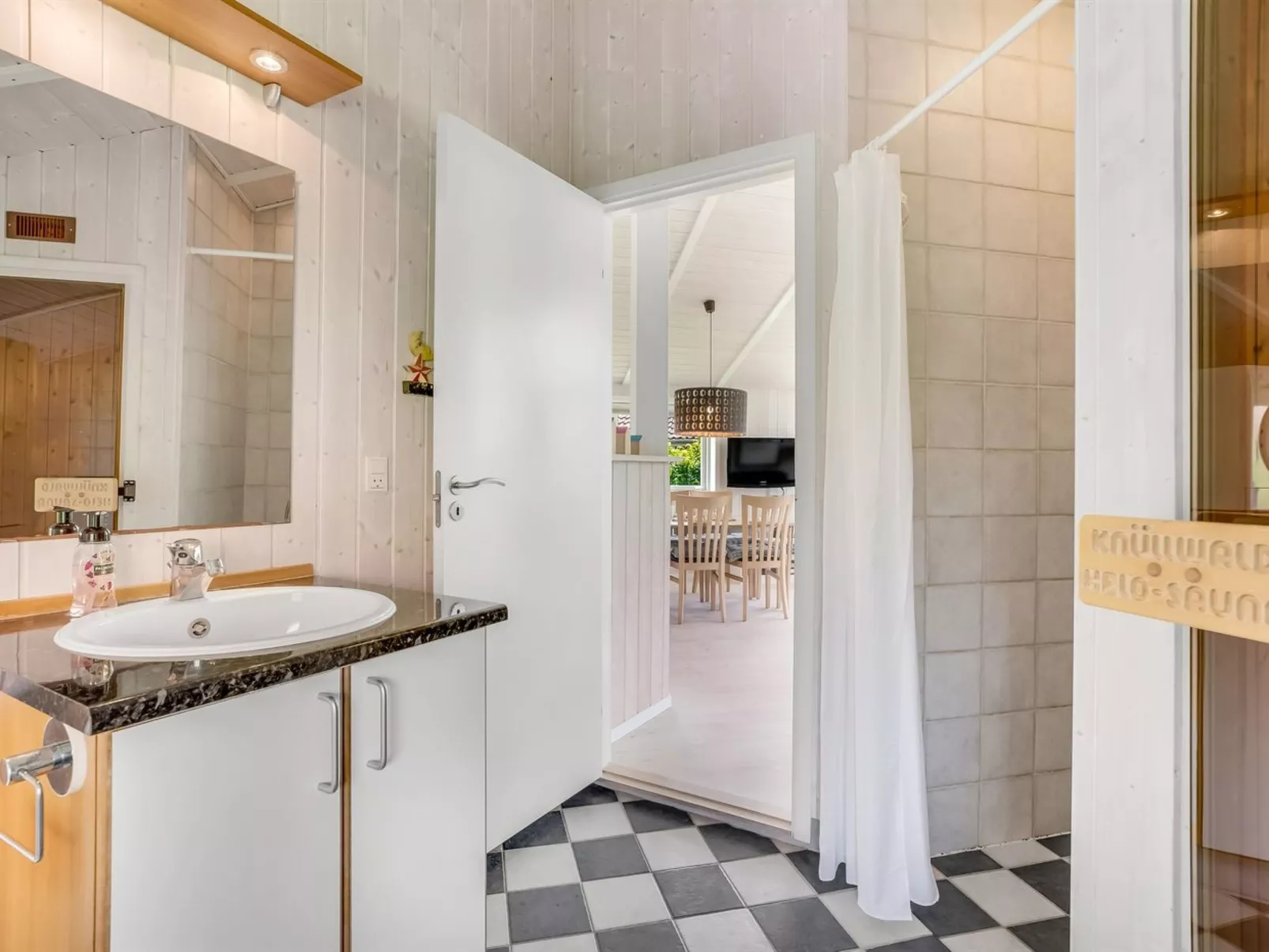 "Birtir" - 1.2km from the sea-Inside