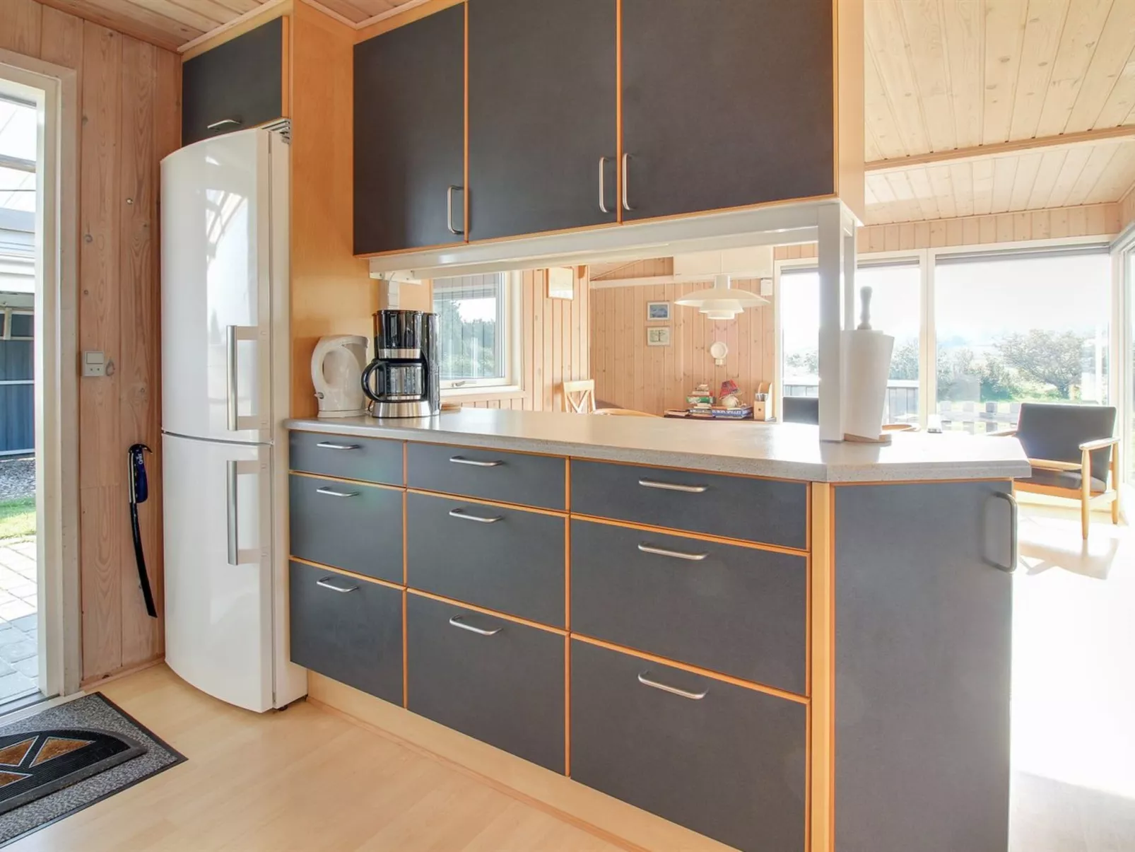 "Maika" - 800m to the fjord-Drinnen