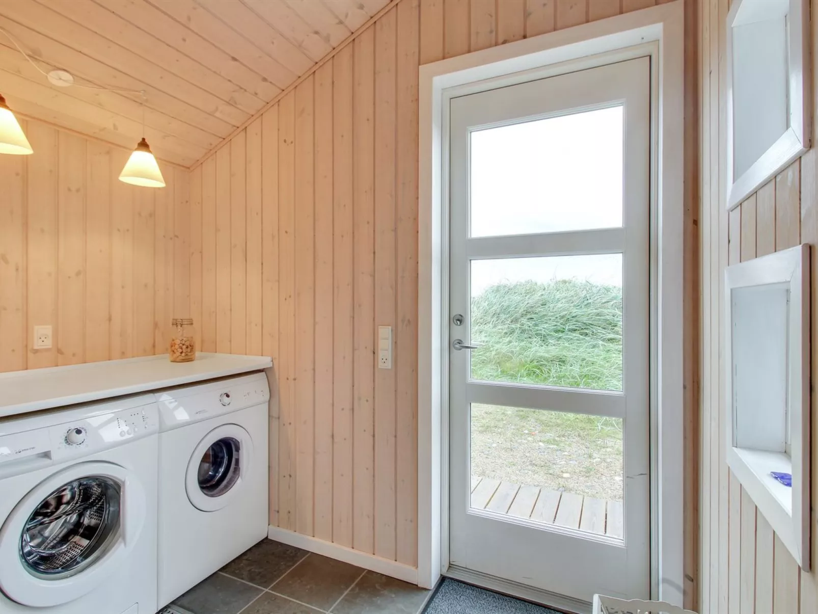 "Elmeri" -  from the sea-Inside