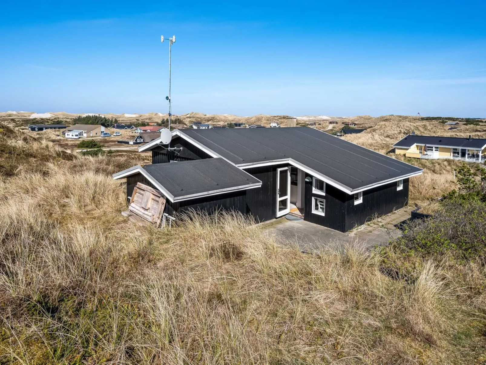 "Vina" - 200m to the fjord-Outside