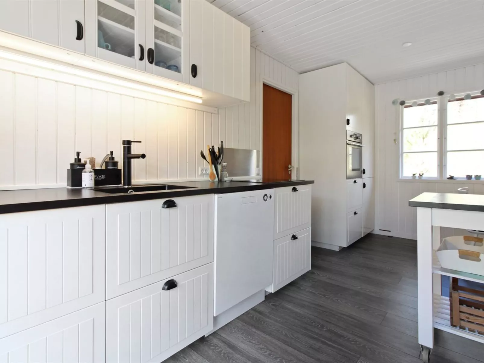 "Ronja" - 300m from the sea-Drinnen