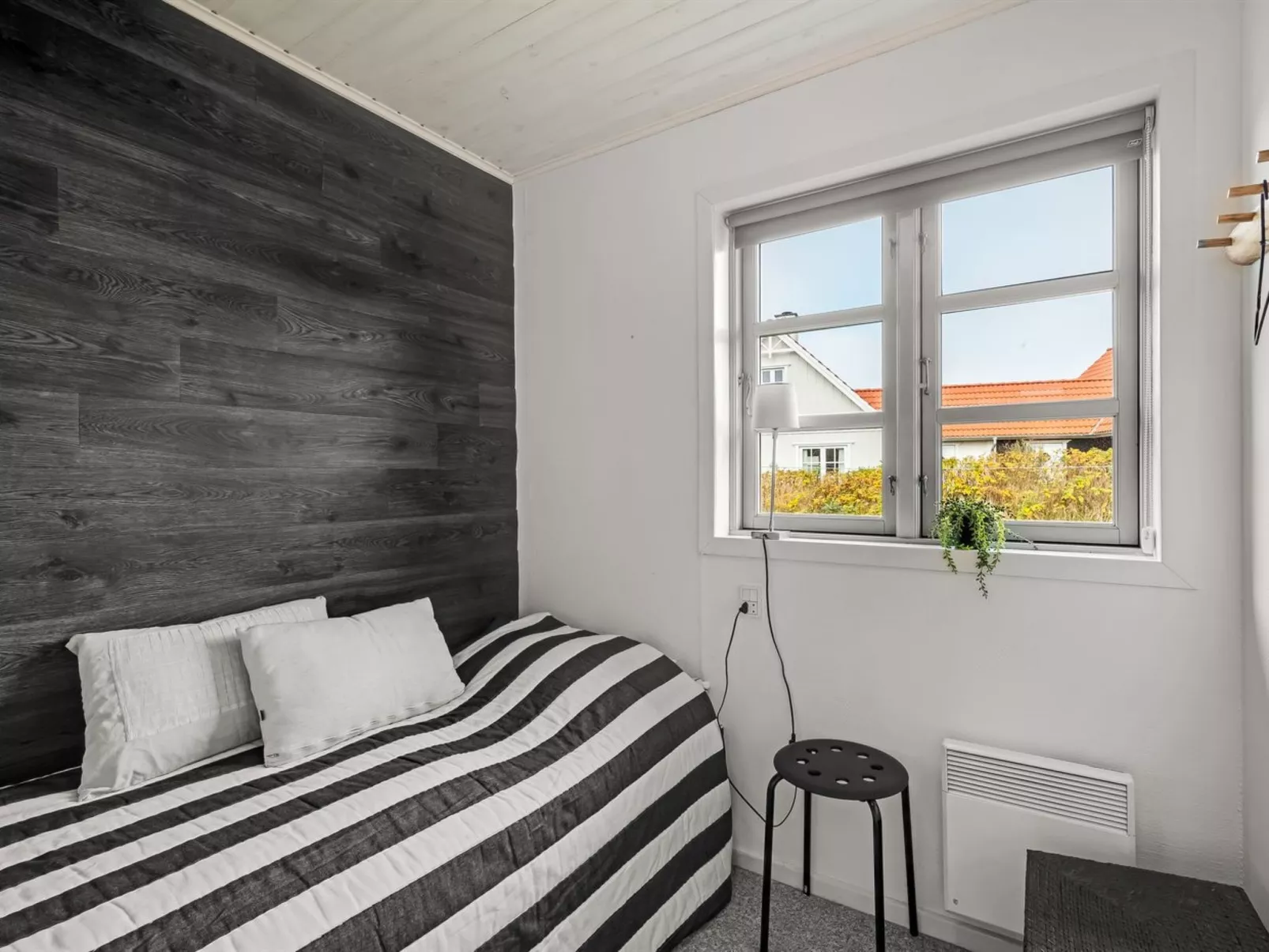 "Agni" - 800m from the sea-Dedans