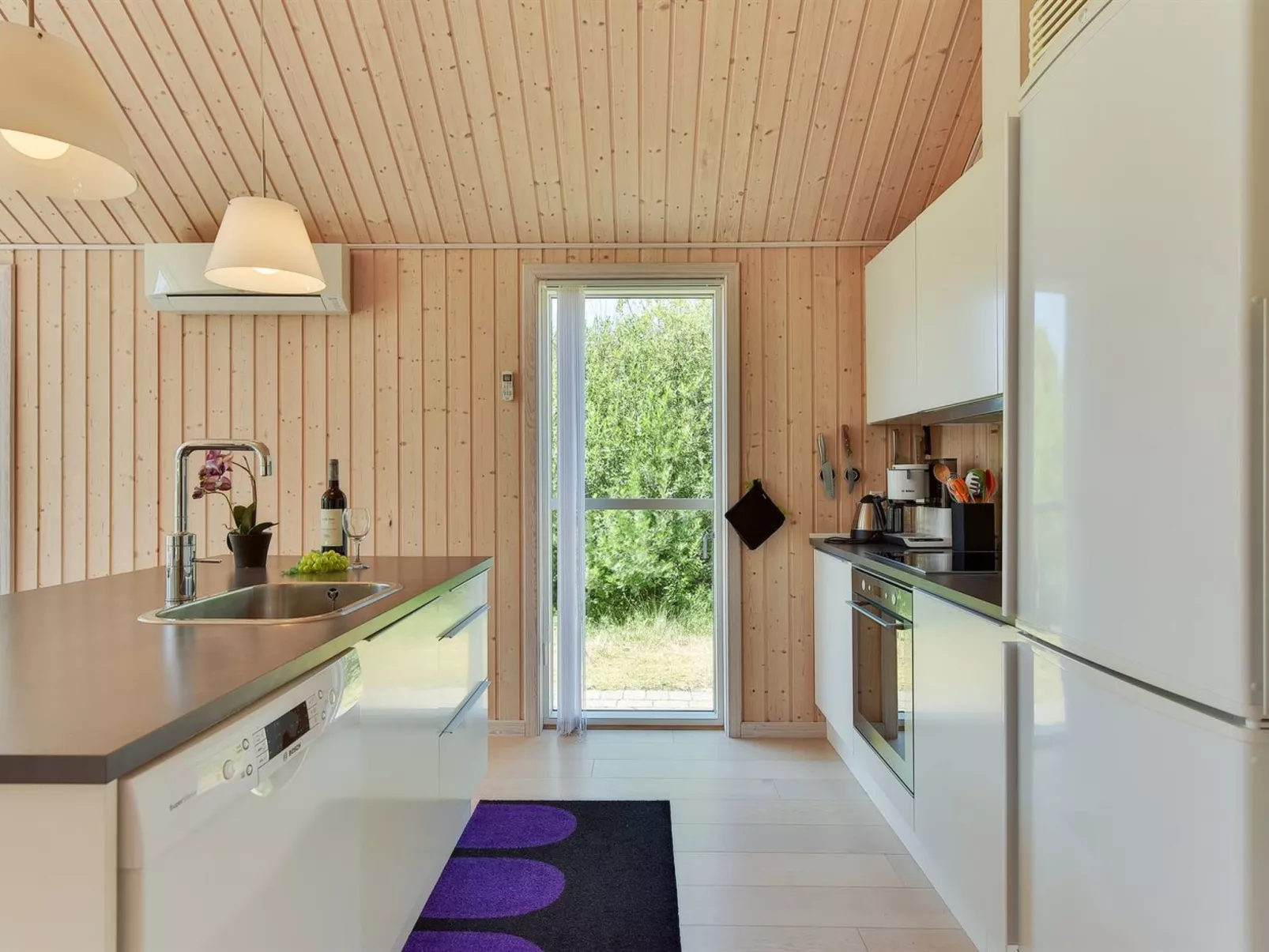 "Erich" - 1.8km from the sea-Dedans