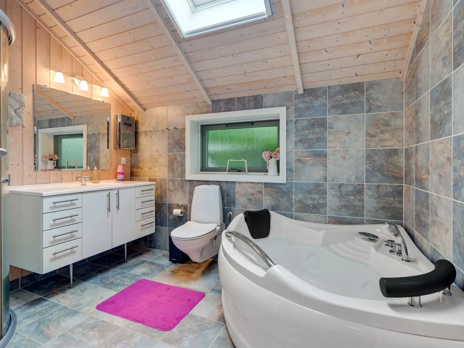 "Zelda" - 300m from the sea-Inside