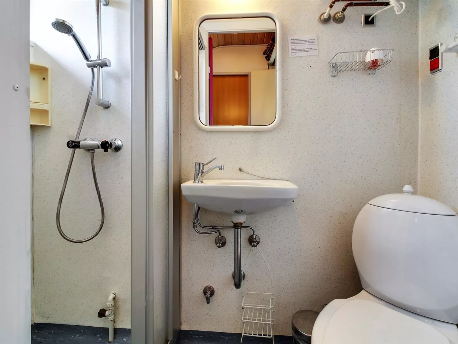 "Genadij" - 1km from the sea-Dedans