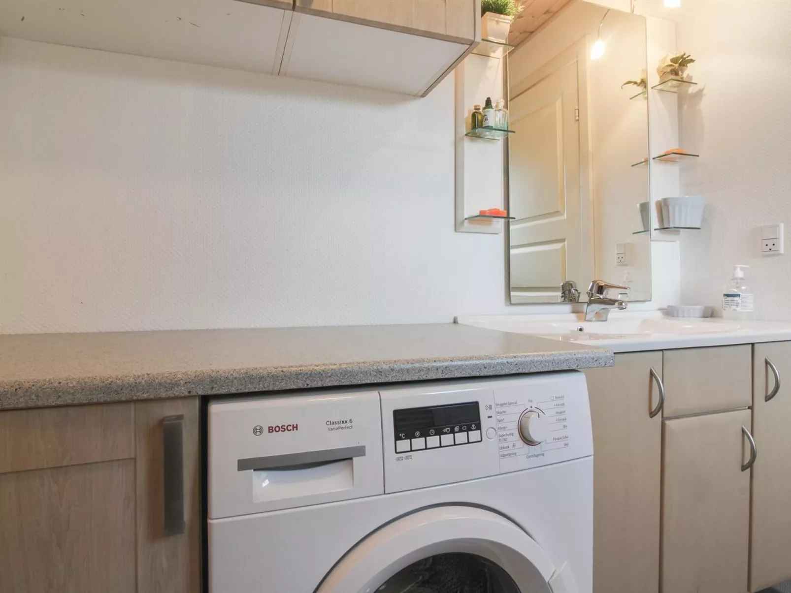 "Habbo" - 500m from the sea-Inside