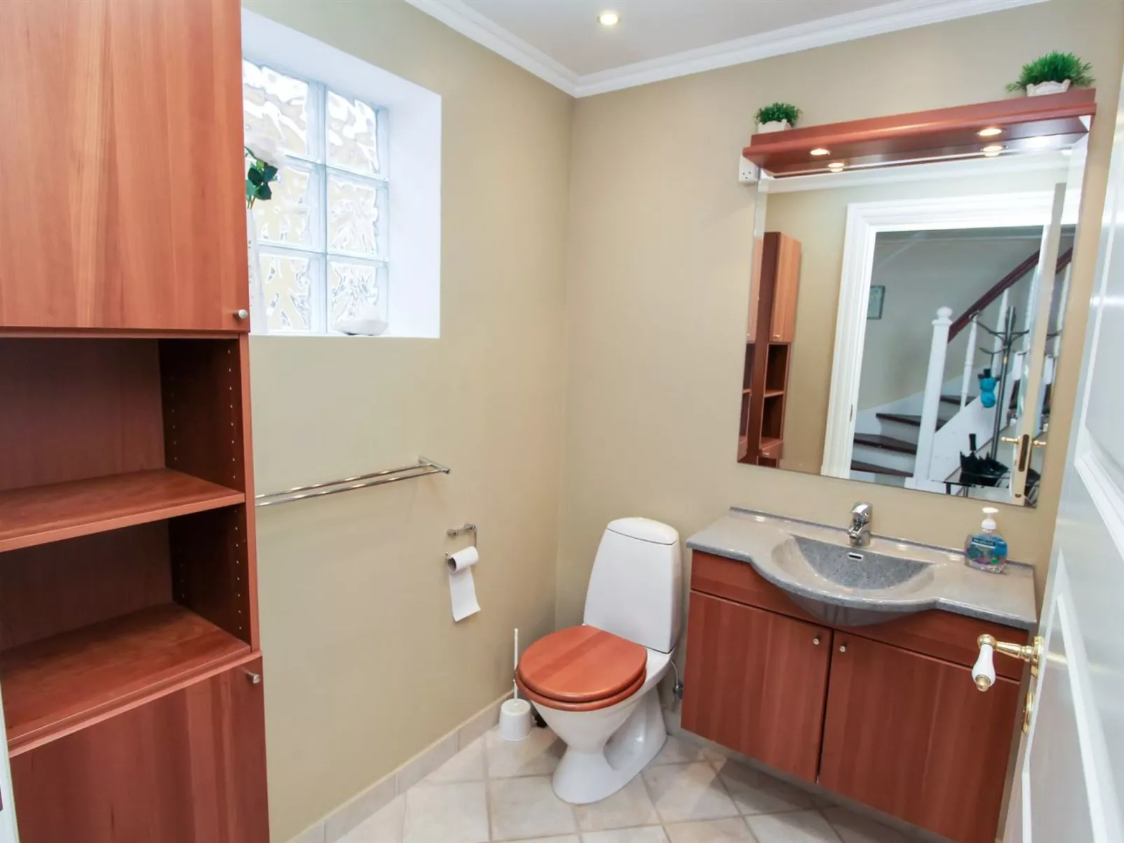 "Swarthovde" - 300m from the sea-Dedans