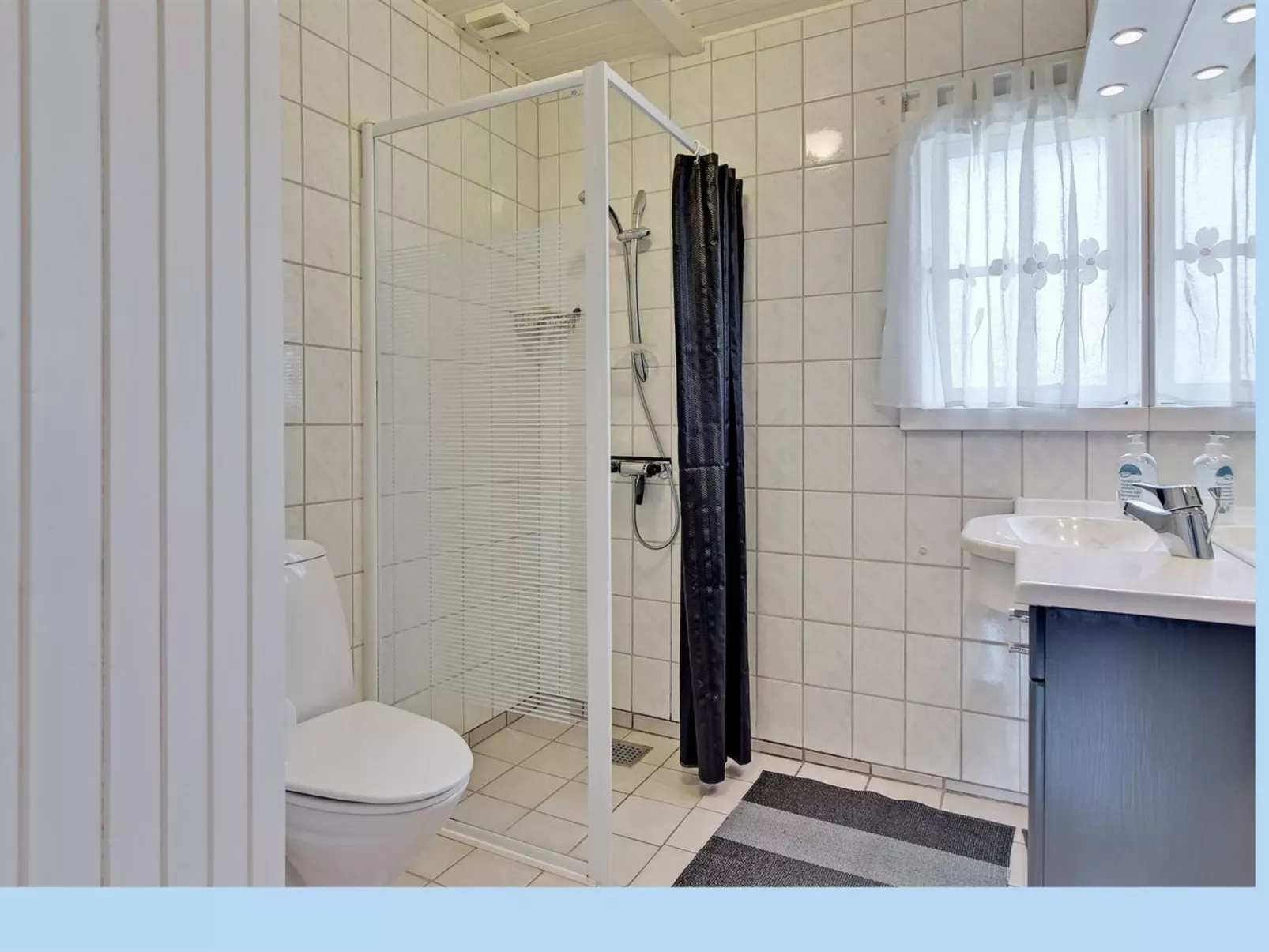 "Dines" - 1km from the sea-Inside