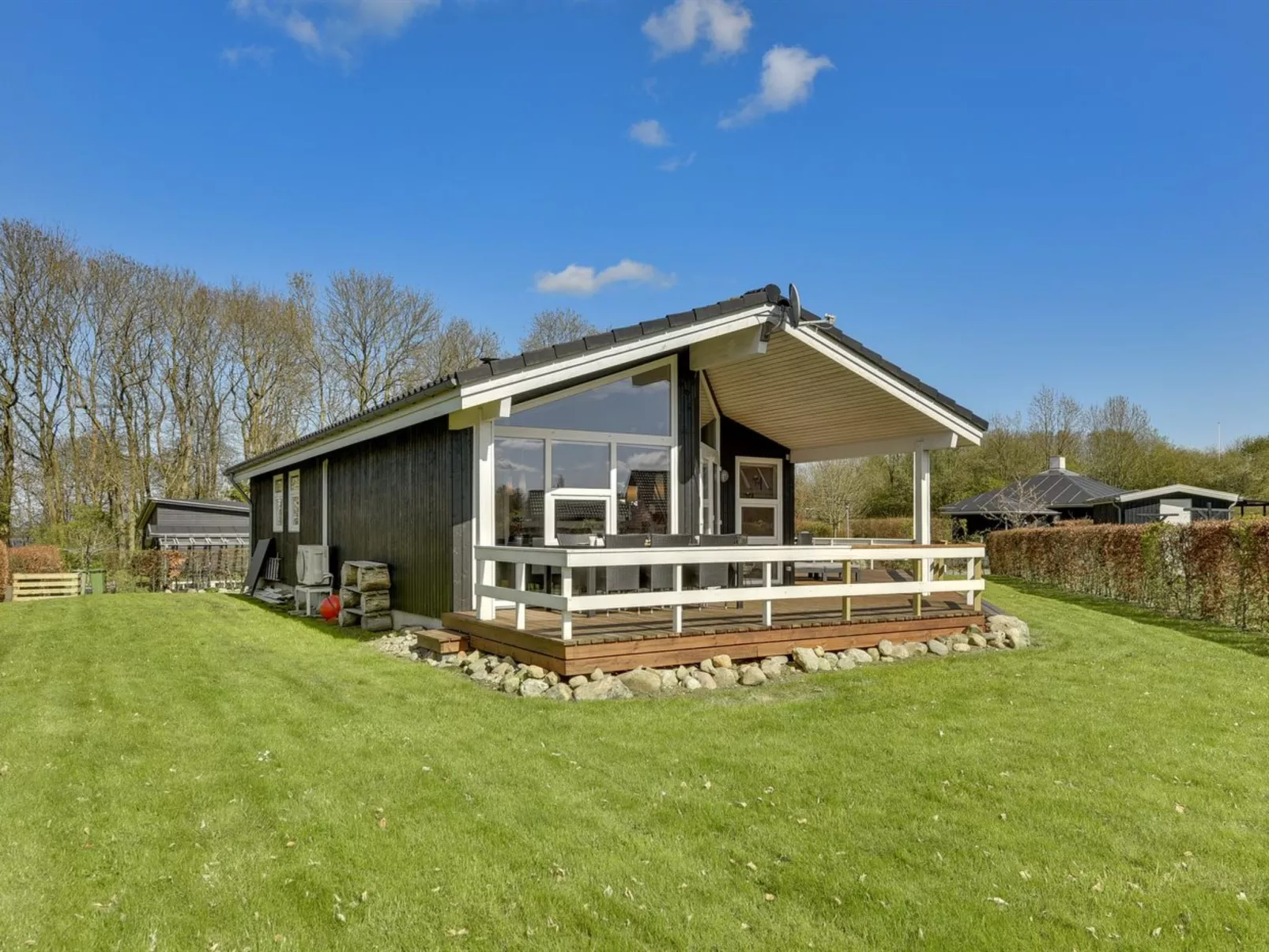 "Enja" - 150m from the sea-Draußen