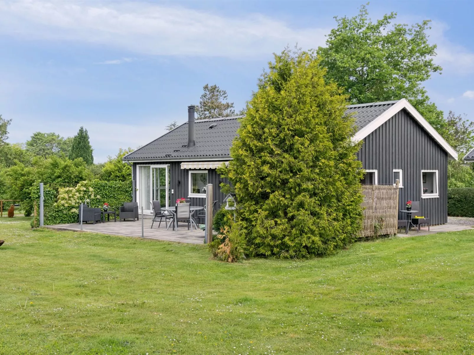 "Locan" - 1.2km from the sea-Outside