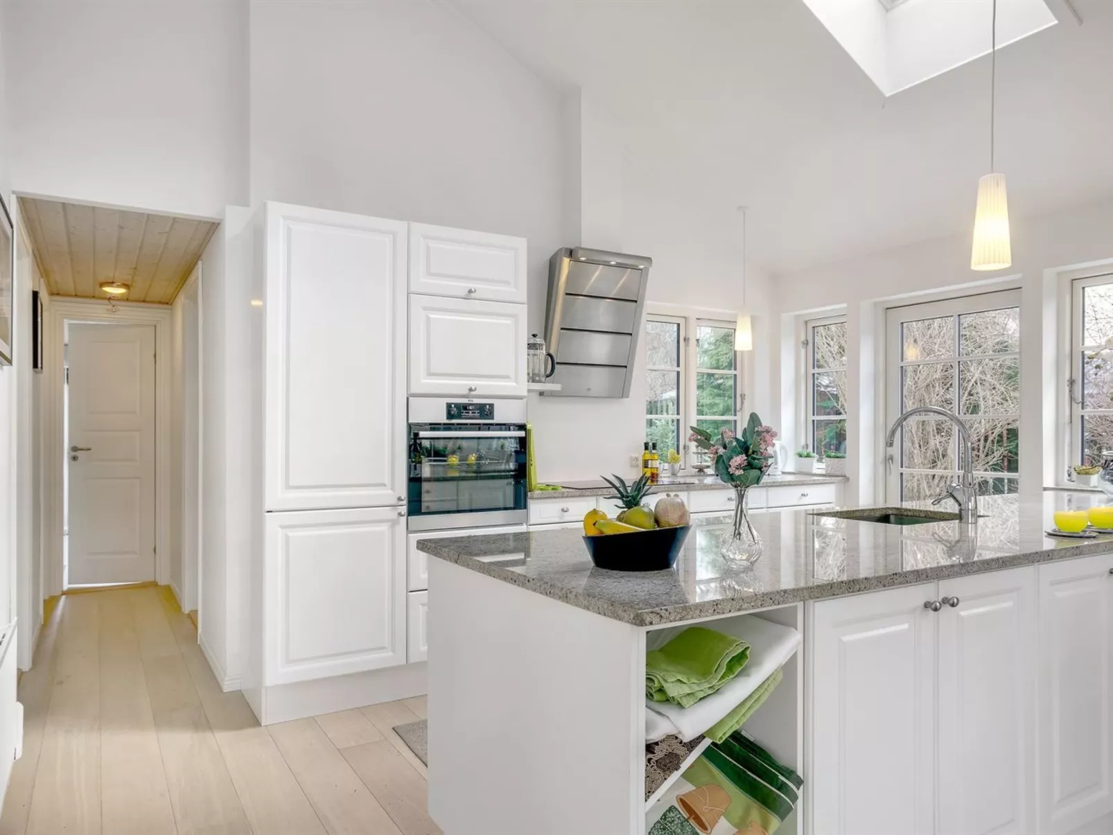 "Amine" - 700m from the sea-Drinnen