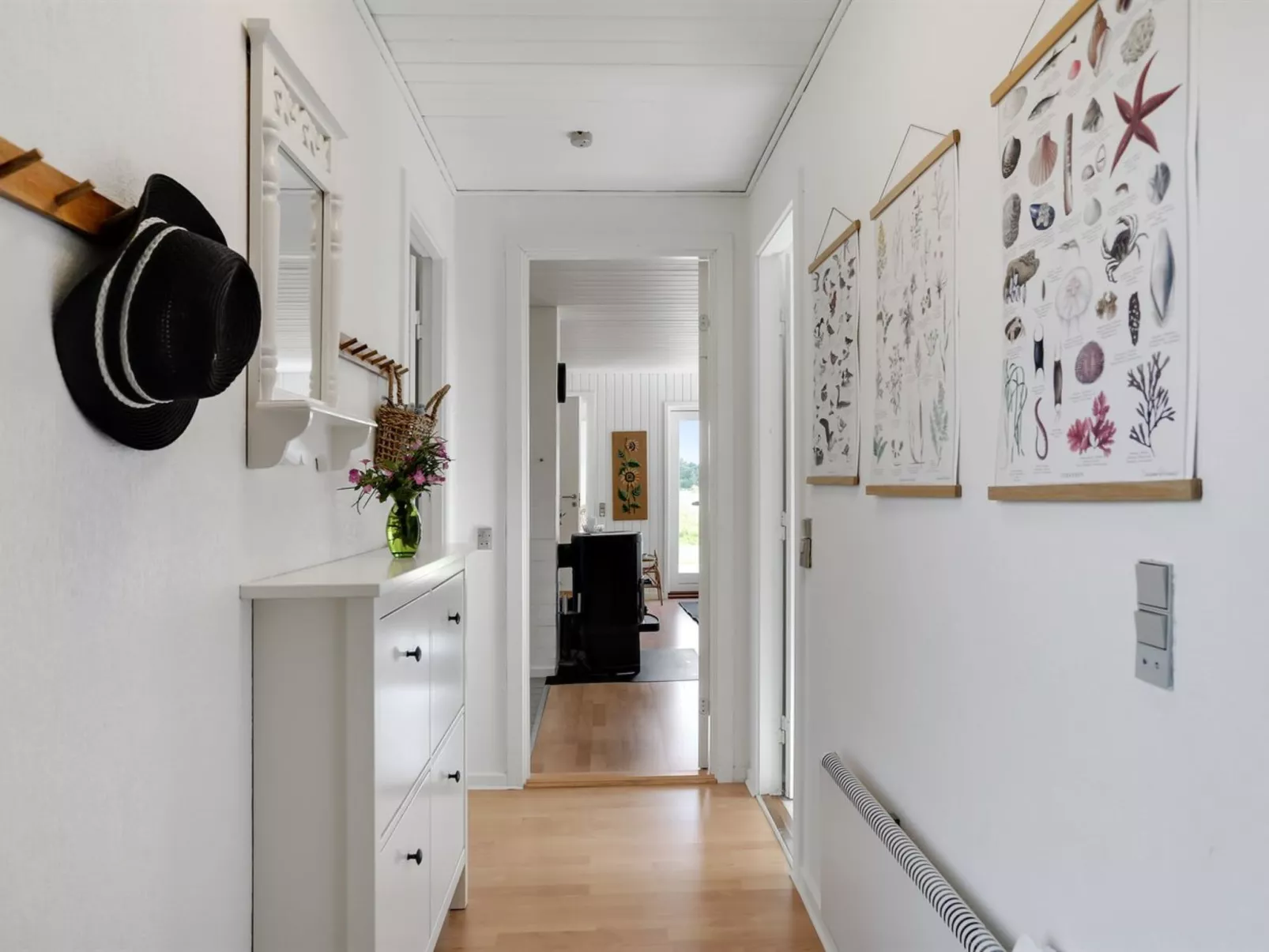 "Ika" - 600m from the sea-Drinnen