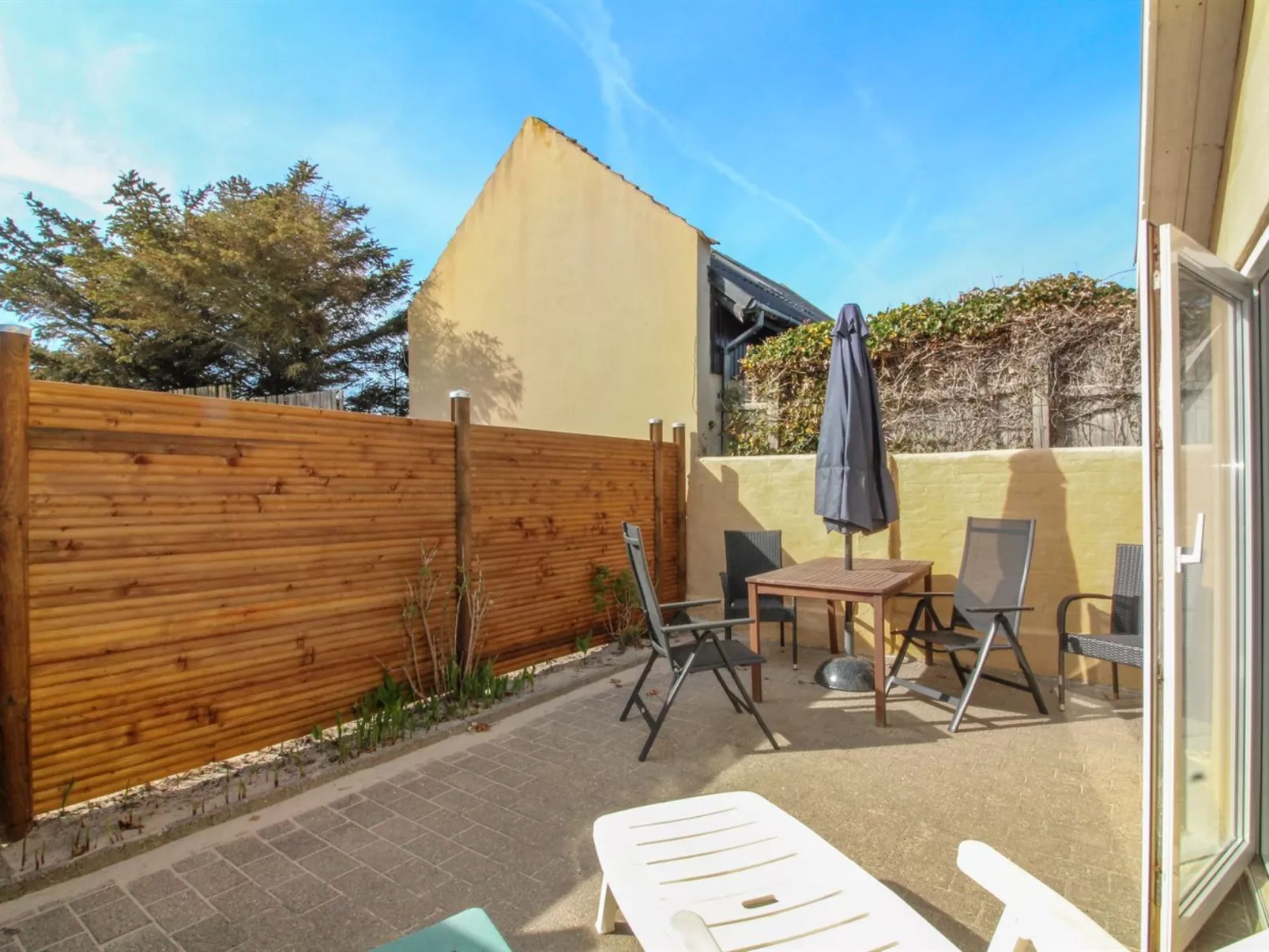 "Armi" - 75m from the sea-Draußen