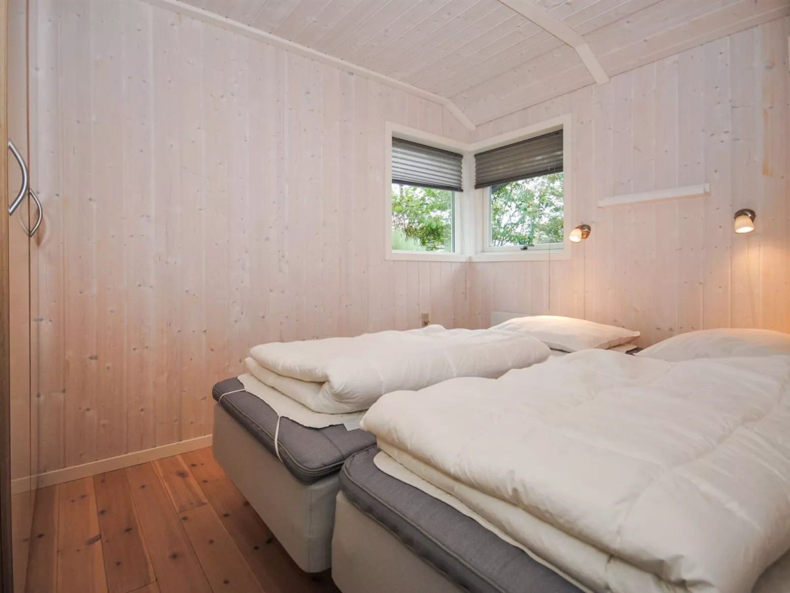 "Evelina" - 150m to the fjord-Inside