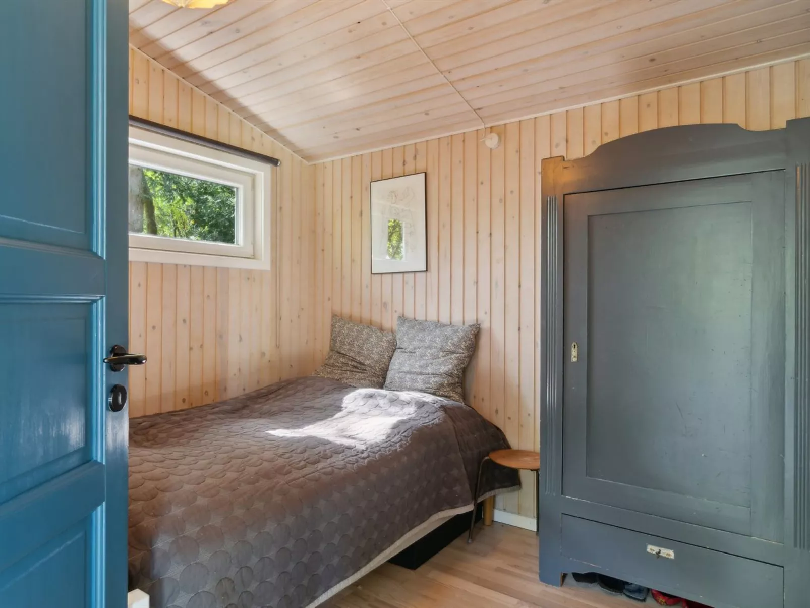 "Sarah" - 500m from the sea-Inside