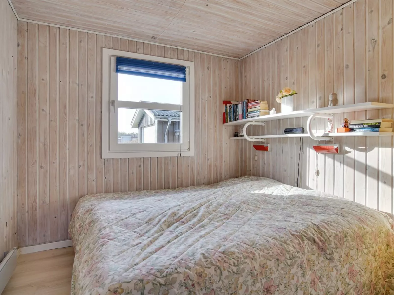 "Pertti" - 400m from the sea-Drinnen