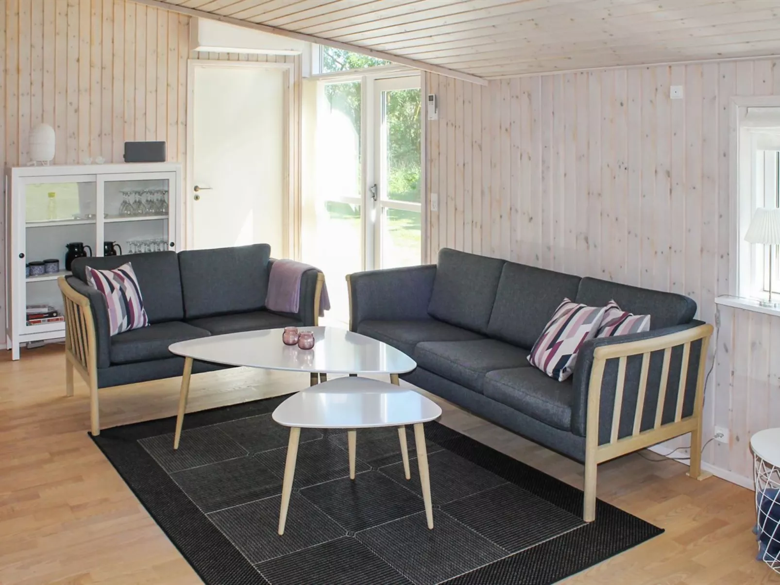 "Suna" - 1.3km from the sea-Inside